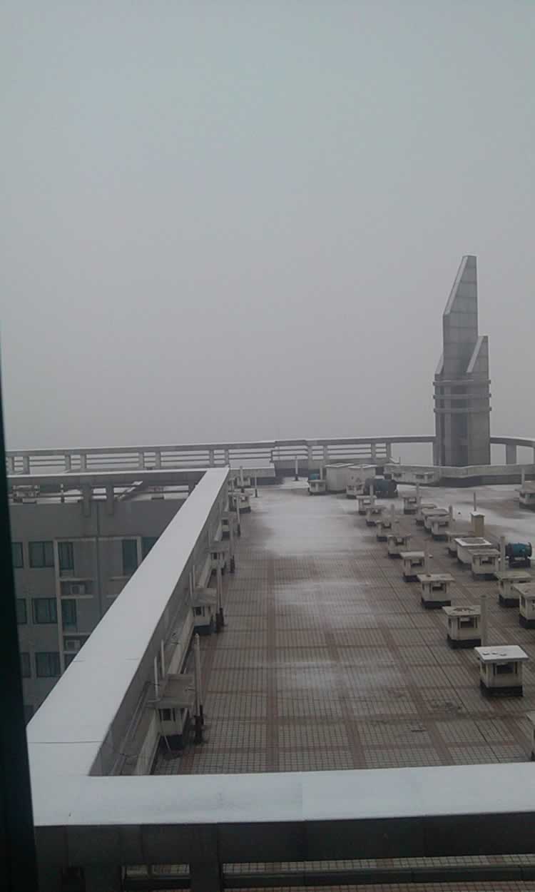 大石橋soho廣場(chǎng)樓頂雪照 大石橋soho廣場(chǎng)樓頂雪照